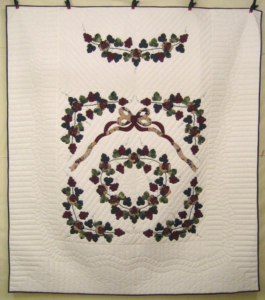 Vineyard Grapes Applique Amish Quilt 97x111