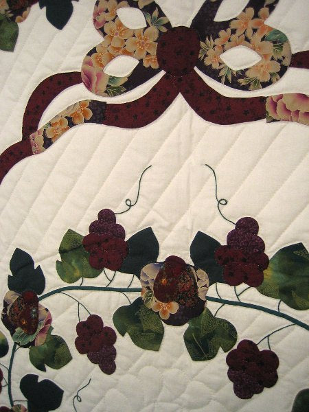 Vineyard Grapes Applique Amish Quilt 97x111