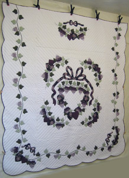 Country Grapes Applique Amish Quilt 103X113