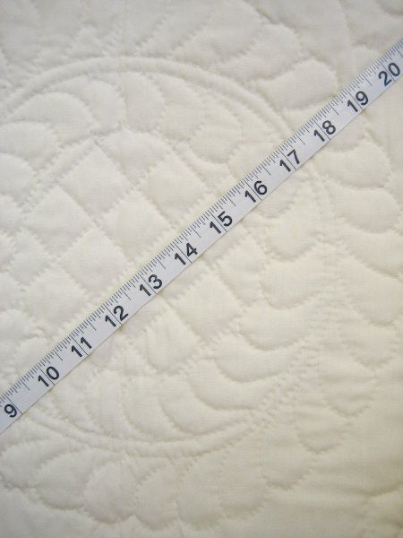 Flower Wreath Wholecloth Amish Quilt 73x105