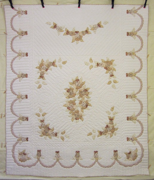 Country Rose Applique Amish Quilt 102x114