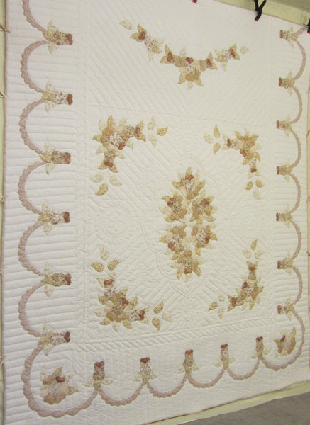 Country Rose Applique Amish Quilt 102x114