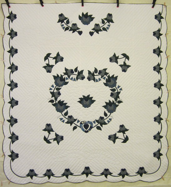 Heart of Roses Applique Amish Quilt with Border King