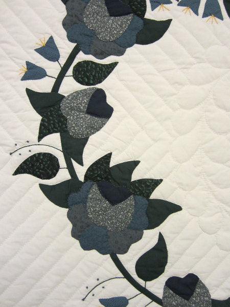 Heart of Roses Applique Amish Quilt 105x114