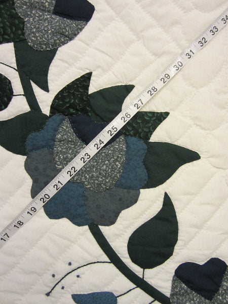 Heart of Roses Applique Amish Quilt with Border King