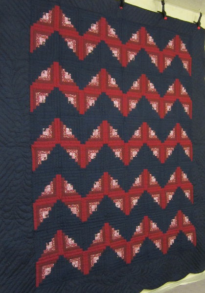 Log Cabin Wave Patchwork Amish Quilt 104x117