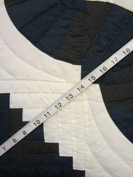 Log Cabin Fan Amish Quilt 103x112
