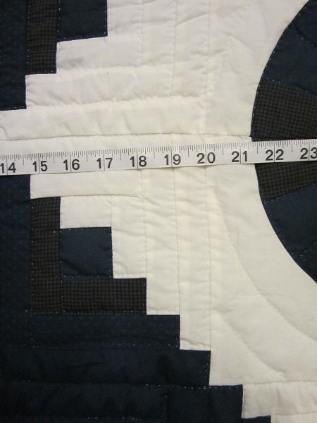 Log Cabin Fan Amish Quilt 103x112