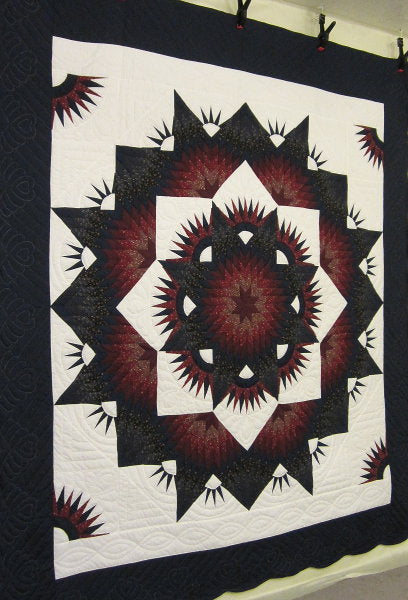 Broken Twinkling Star Amish Quilt 101x116