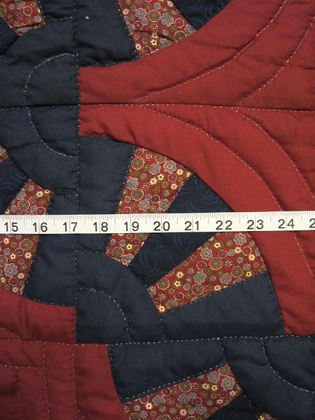 Log Cabin Fan Amish Quilt 103x113