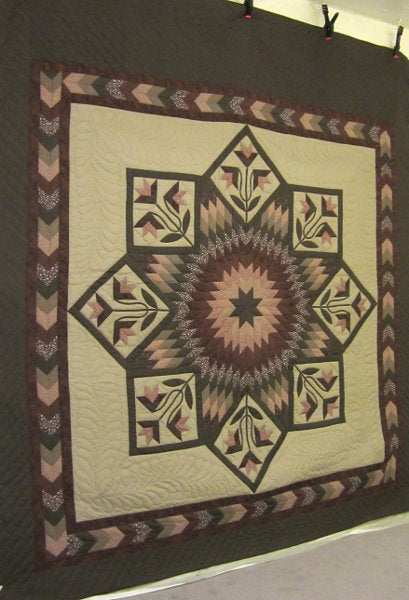 PA Dutch Earth Star Patchwork Amish Quilt 104x116