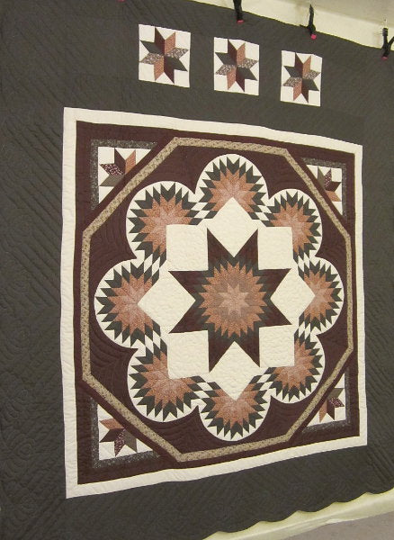 Star Split Compass Amish Quilt 105x114