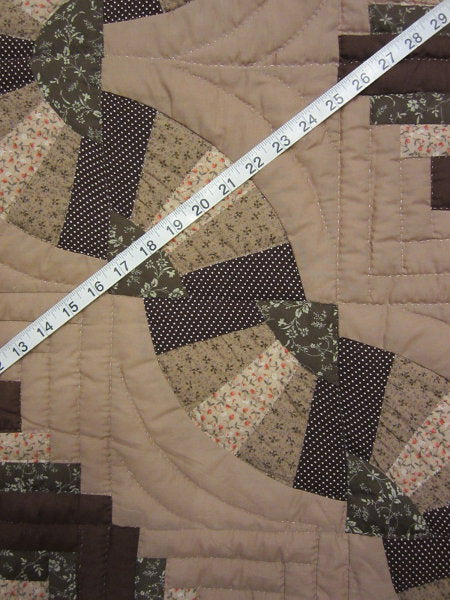 Log Cabin Fan Amish Quilt 102x109