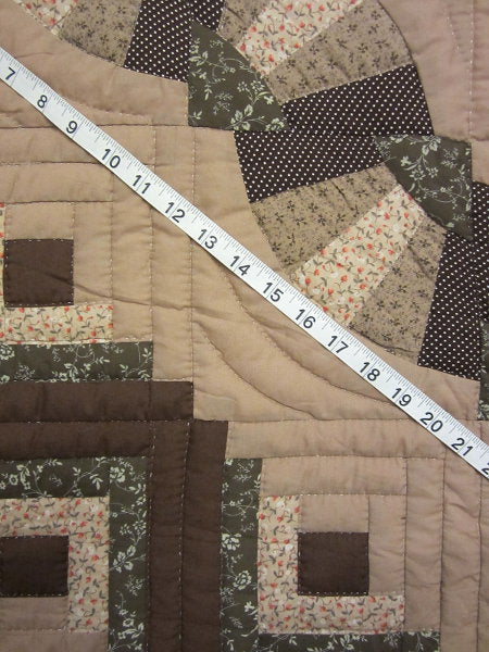 Log Cabin Fan Amish Quilt 102x109