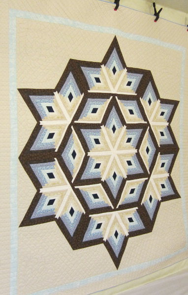 Log Cabin Star Ivory Sage Patchwork Quilt 94x113