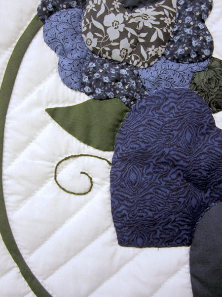 Country Rose Medallion Applique Amish Quilt 102x112