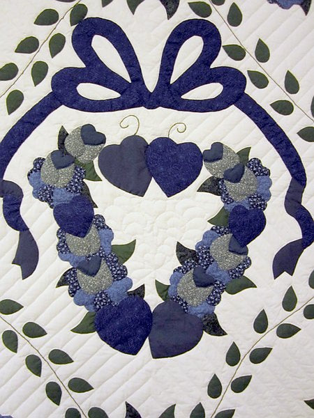 Country Rose Medallion Applique Amish Quilt 102x112