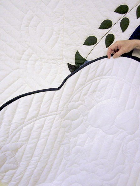 Country Rose Medallion Applique Amish Quilt 102x112