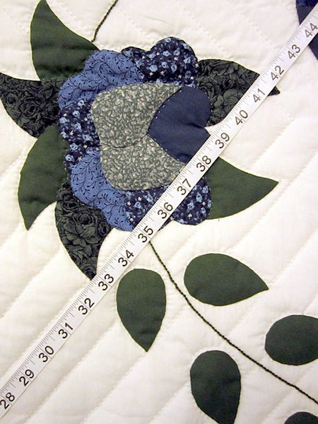 Country Rose Medallion Applique Amish Quilt 102x112
