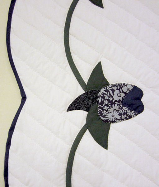 Country Rose Medallion Applique Amish Quilt 102x112