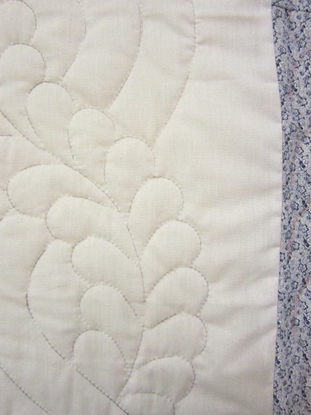 Embroidered Flowers Star Amish Quilt 91x104