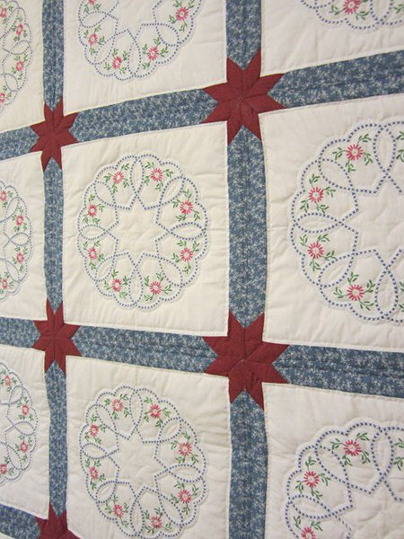 Embroidered Flowers Star Amish Quilt 91x104
