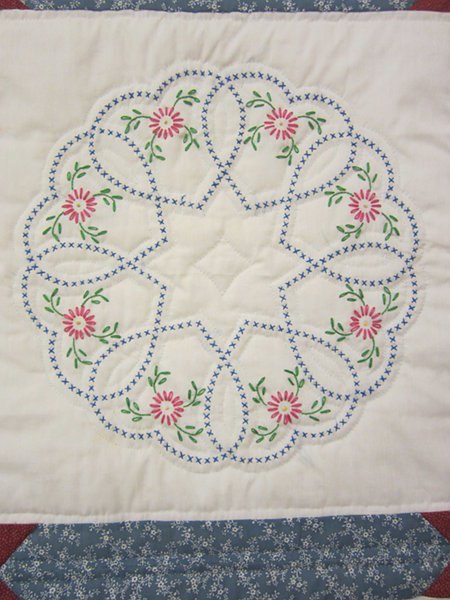 Embroidered Flowers Star Amish Quilt 91x104