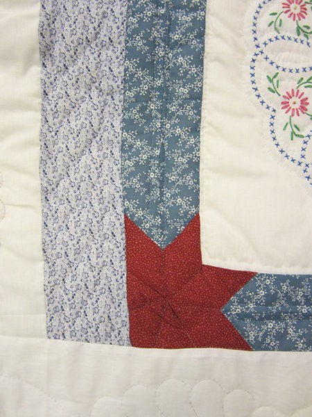 Embroidered Flowers Star Amish Quilt 91x104