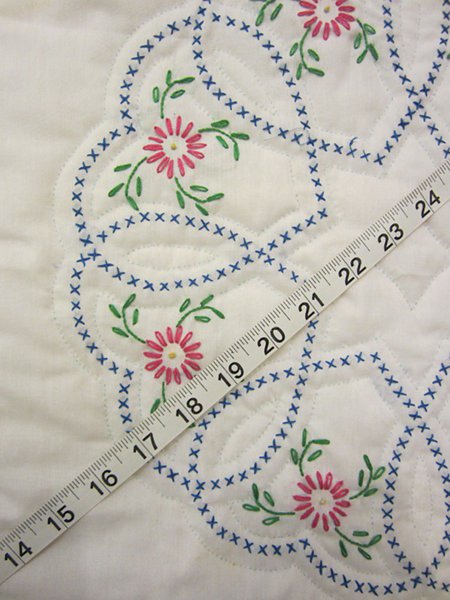 Embroidered Flowers Star Amish Quilt 91x104