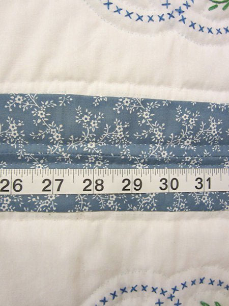 Embroidered Flowers Star Amish Quilt 91x104