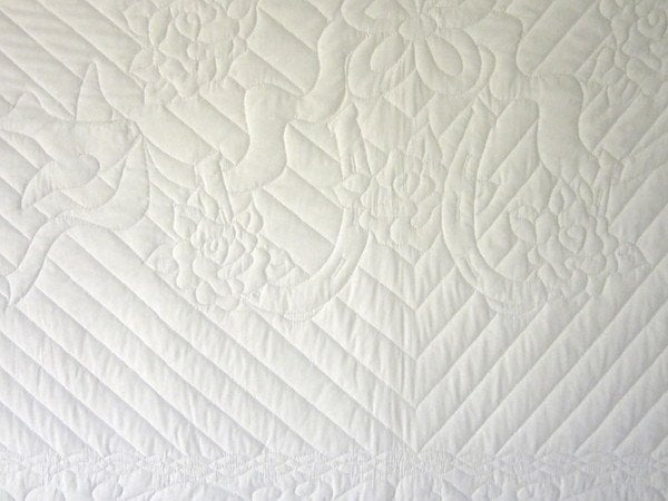 Reminisce Horse Wagon Whole Cloth Amish Quilt 90x108