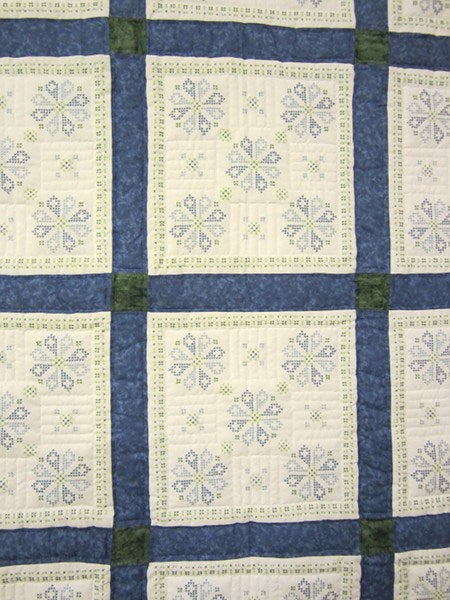Blue White Embroidered Flowers Amish Quilt 91x104