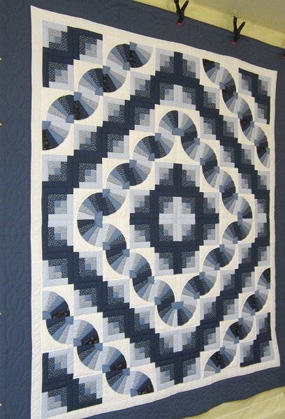 Grandmas Log Cabin Fan Amish Quilt 93x108