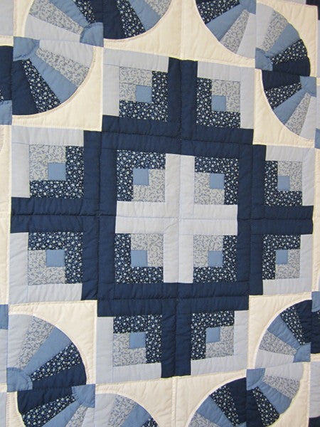 Grandmas Log Cabin Fan Amish Quilt 93x108