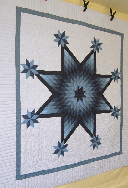 Framed Twinkling Star Patchwork Amish Quilt 94x104