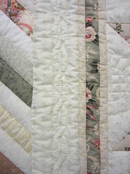 Elegant Ecru Lone Star Patchwork Amish Quilt 98x110
