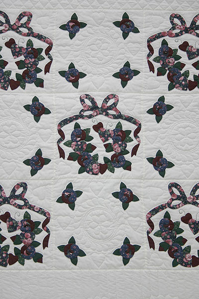 Mini Country Roses Applique Amish Quilt 98x109