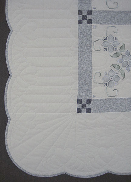 Embroidered Flowers Patchwork Amish Quilt 88x102