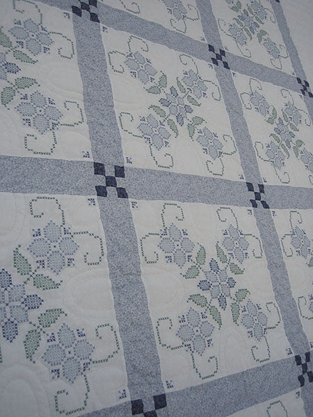 Embroidered Flowers Patchwork Amish Quilt 88x102