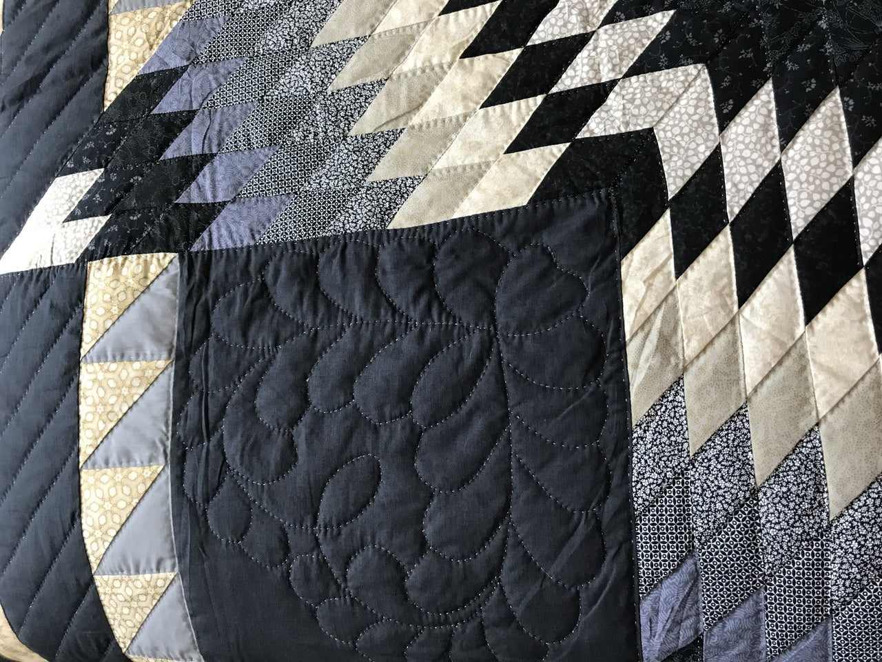 Lone Star Sawtooth Border Quilt Blue