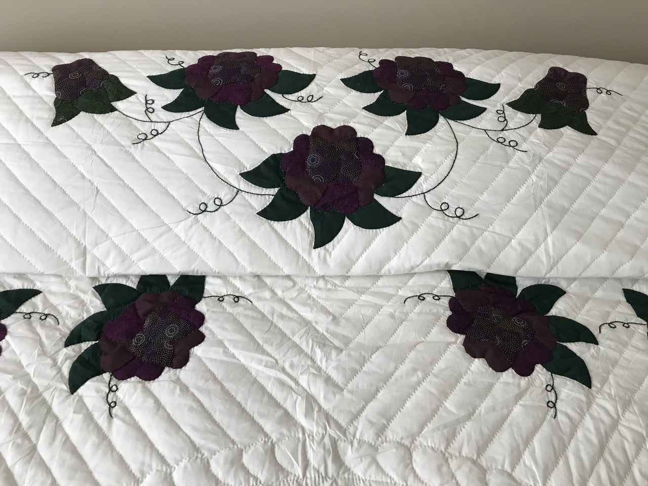 Country Flower Wreath Applique