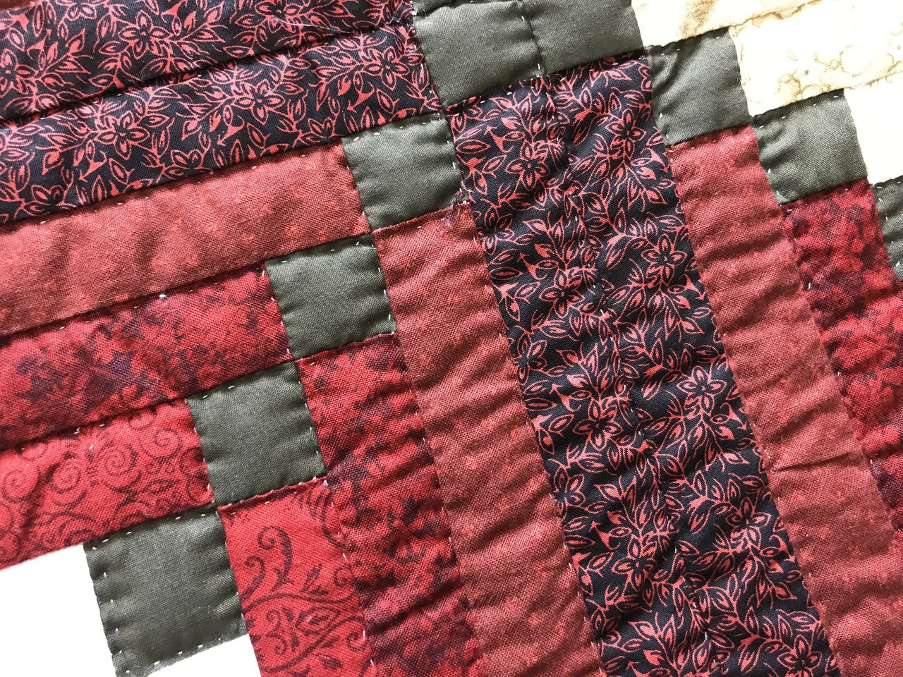 Log Cabin Dutch Star Patchwork