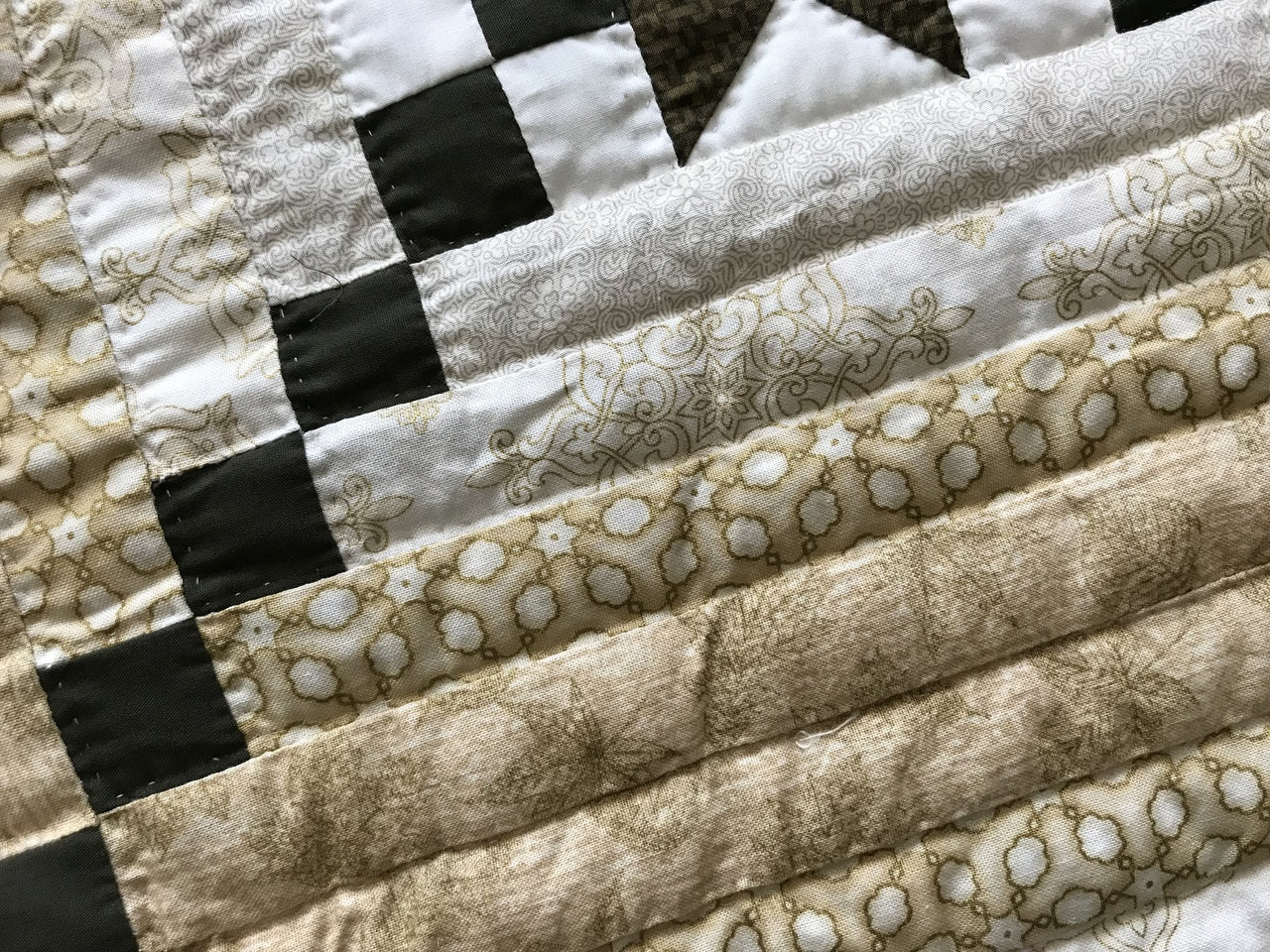 Log Cabin Dutch Star Patchwork