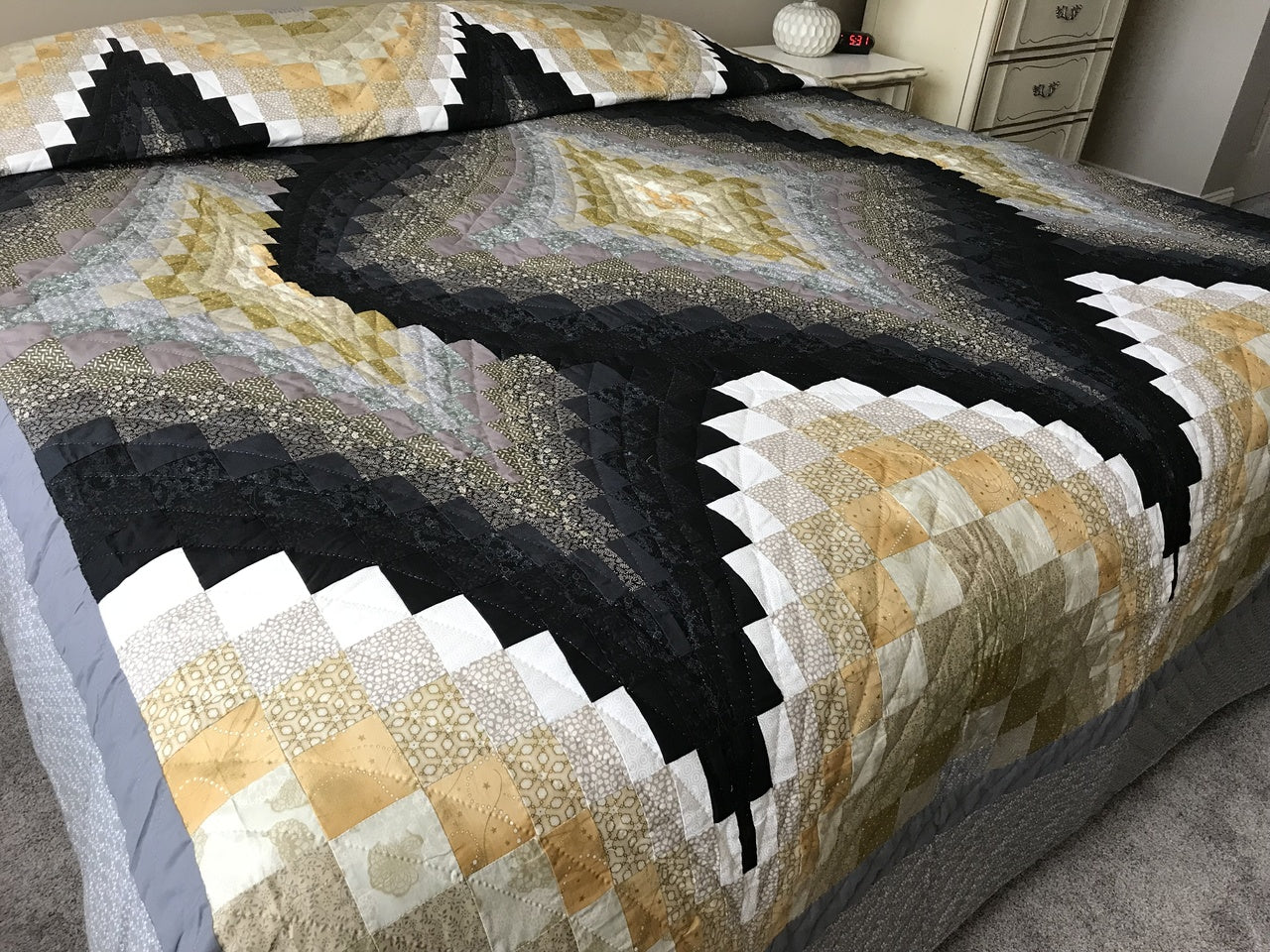 Diamond Reflection Bargello