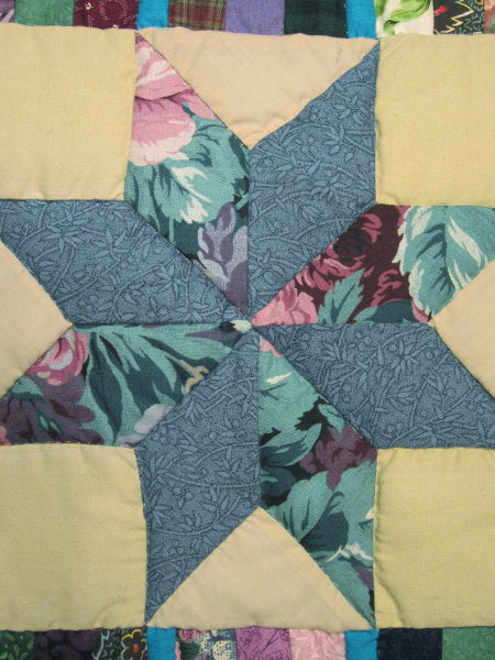 Compass 8 Point Star Amish Quillow