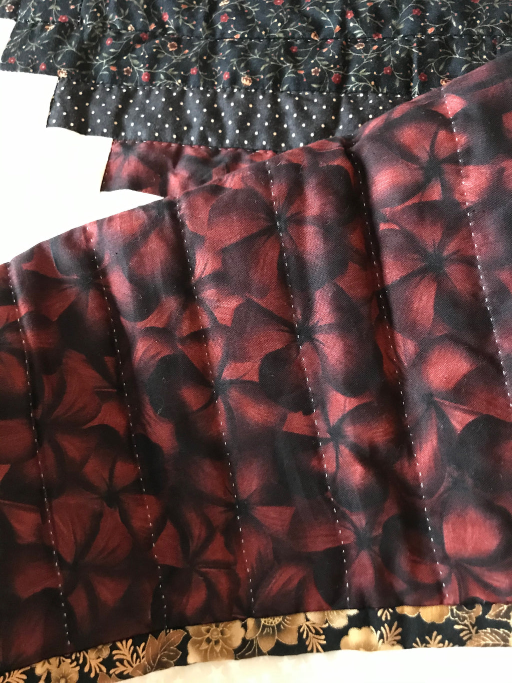 Spectacular Log Cabin Patchwork Amish Quilt 100x113