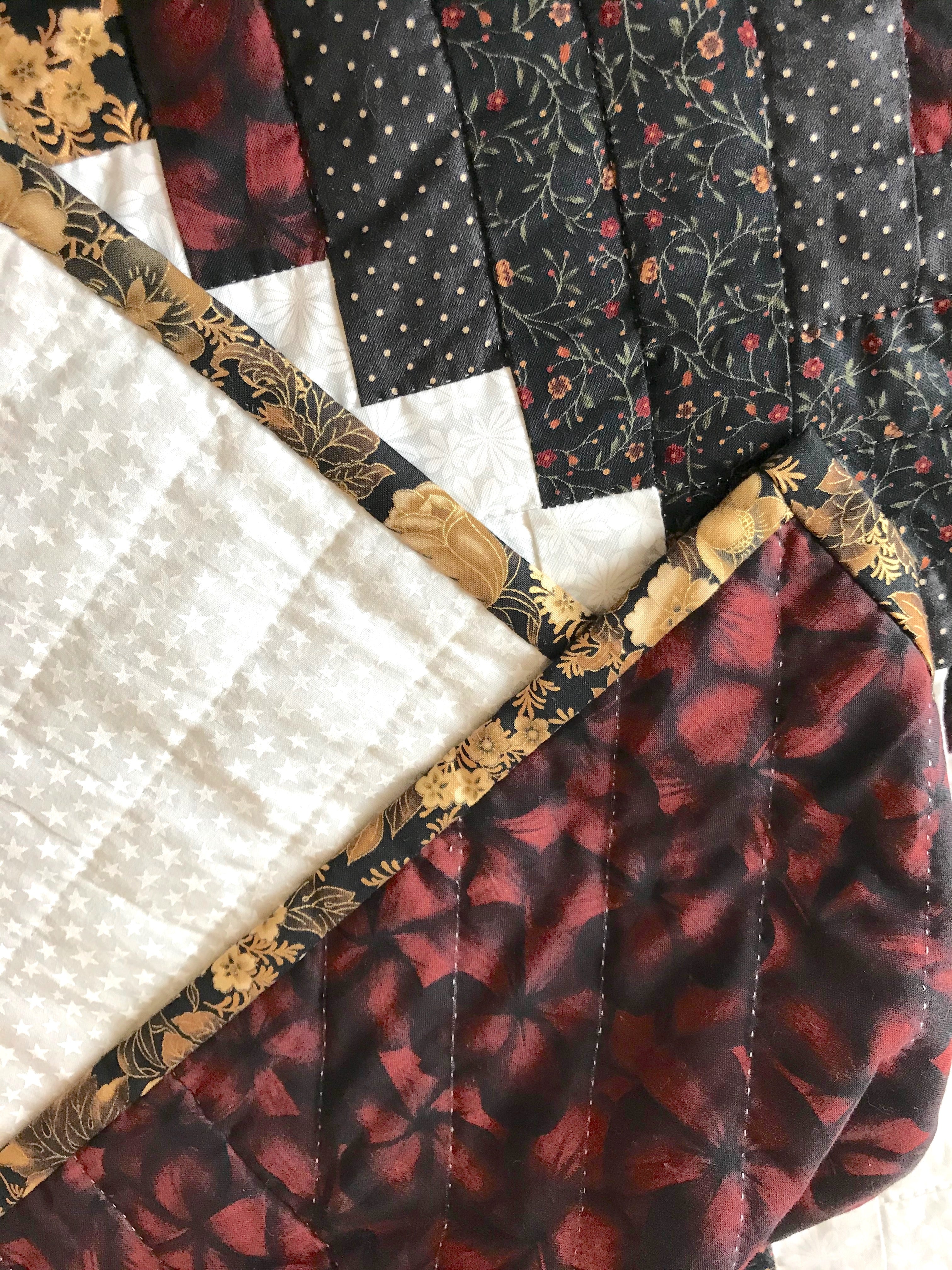 Spectacular Log Cabin Patchwork Amish Quilt 100x113