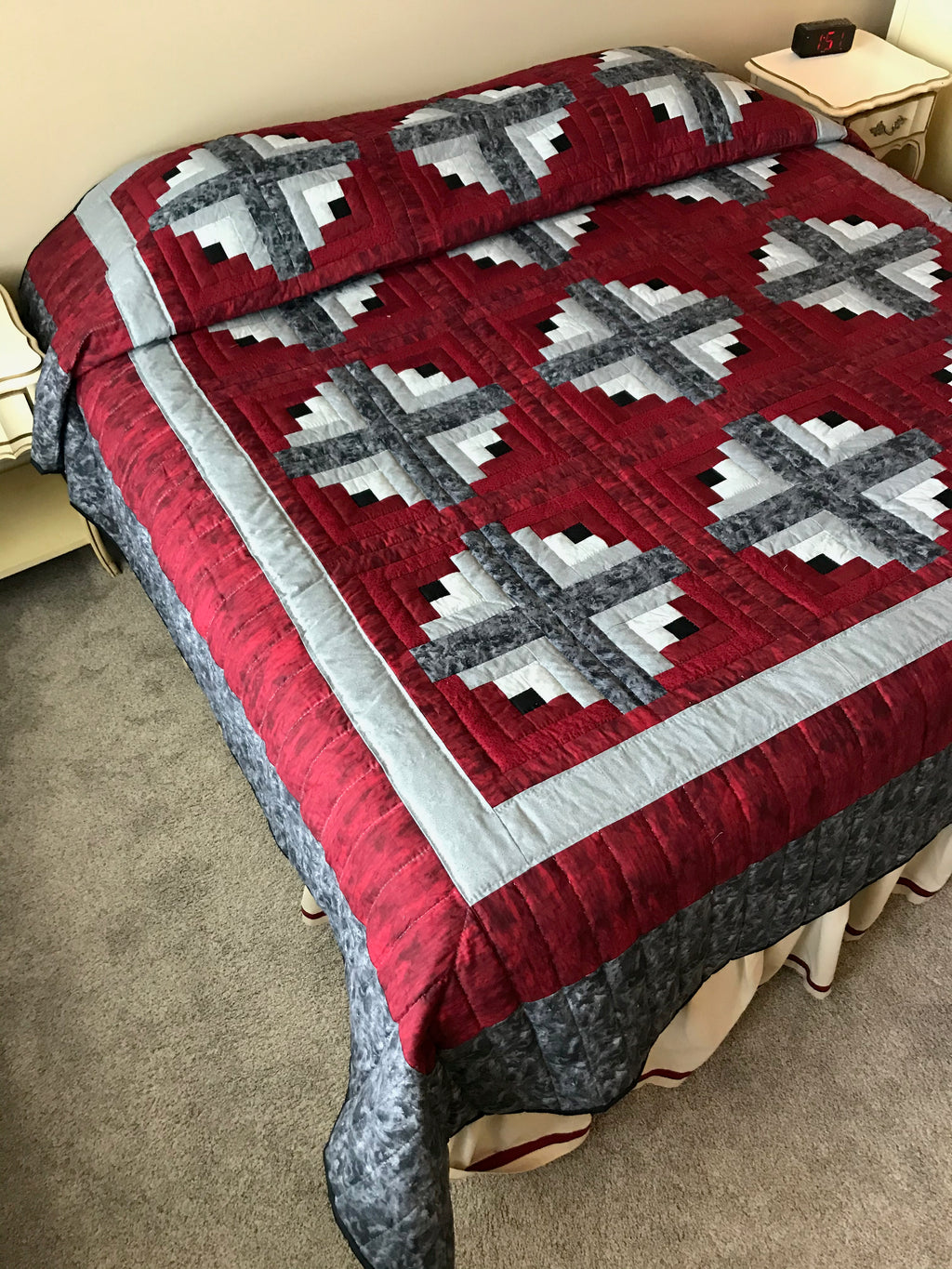 Log Cabin Cranberry Gray Amish Quilt 102x107