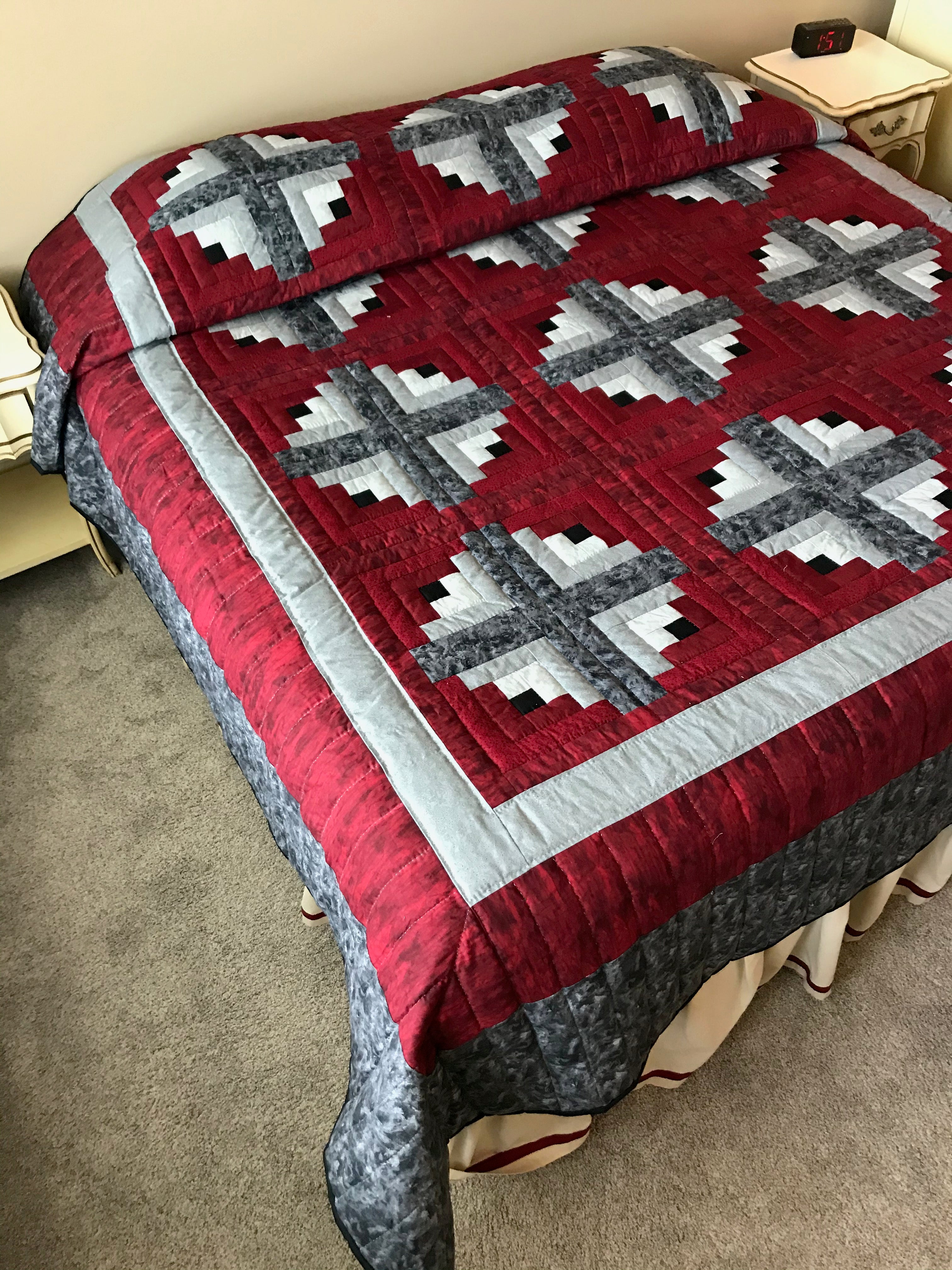 Log Cabin Cranberry Gray Amish Quilt 102x107