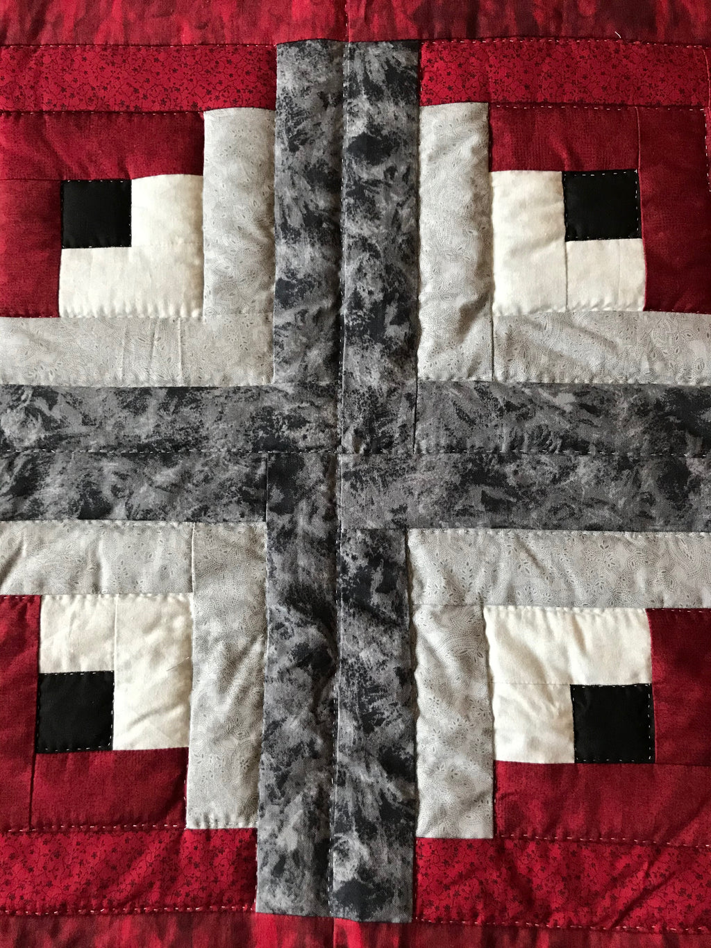 Log Cabin Cranberry Gray Amish Quilt 102x107